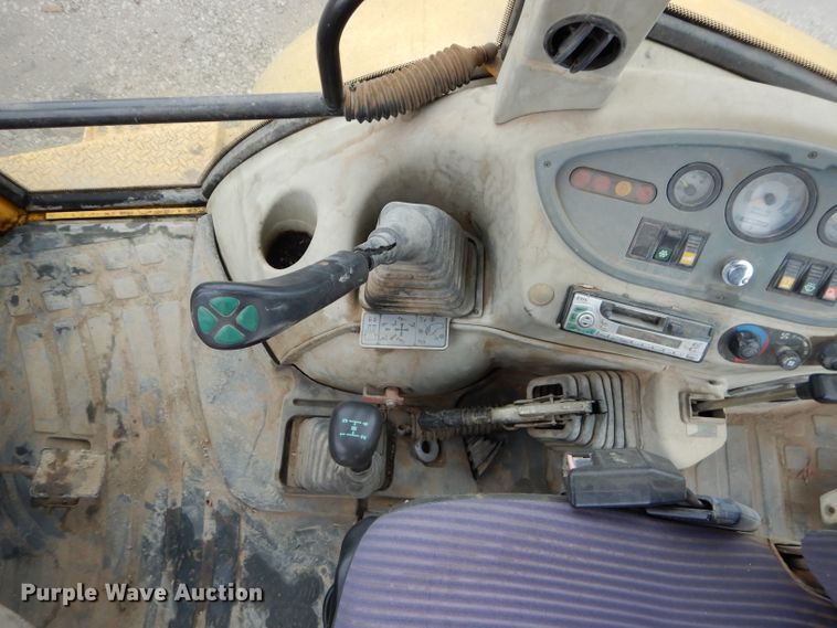 image for item DI8273 2000 Komatsu WB140-2  backhoe