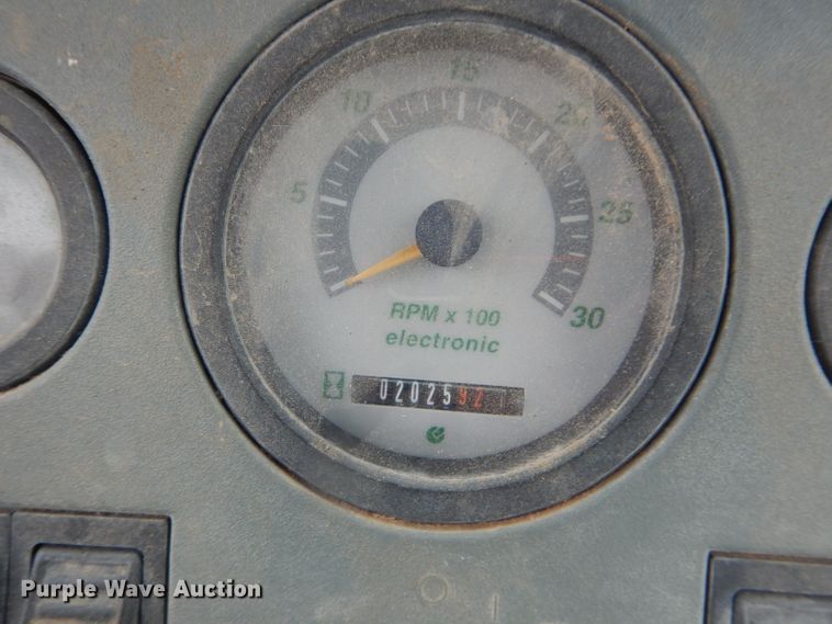 image for item DI8273 2000 Komatsu WB140-2  backhoe