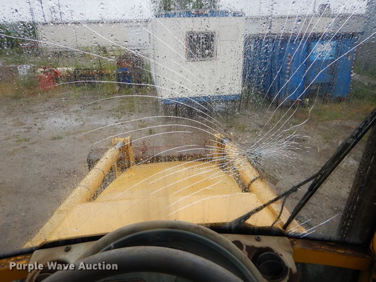 image for item DI8273 2000 Komatsu WB140-2  backhoe