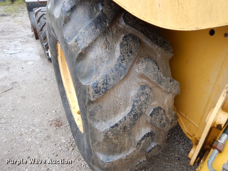 image for item DI8273 2000 Komatsu WB140-2  backhoe