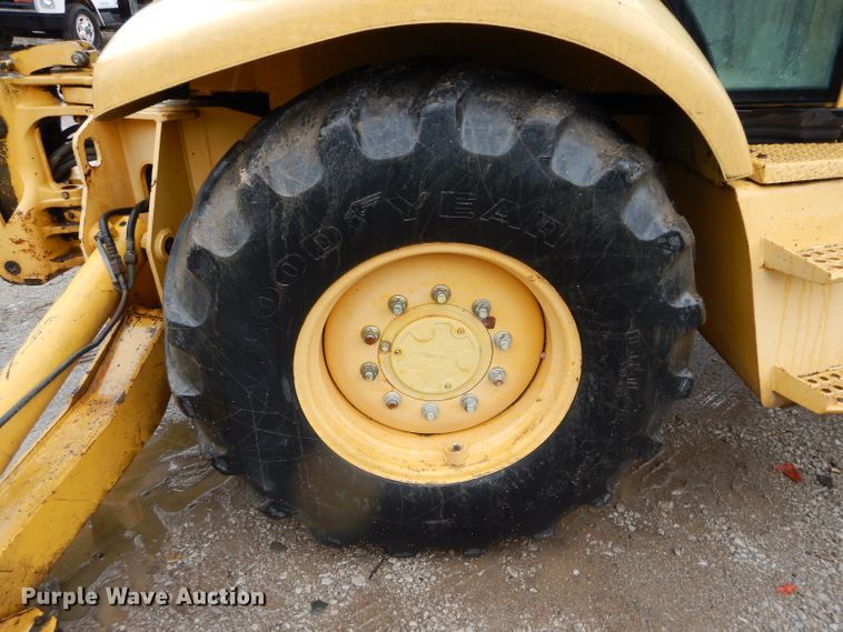 image for item DI8273 2000 Komatsu WB140-2  backhoe