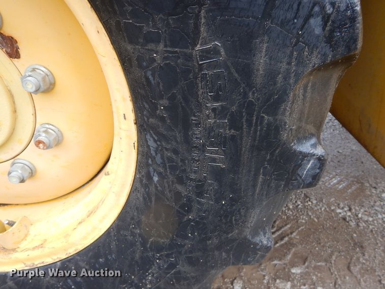 image for item DI8273 2000 Komatsu WB140-2  backhoe