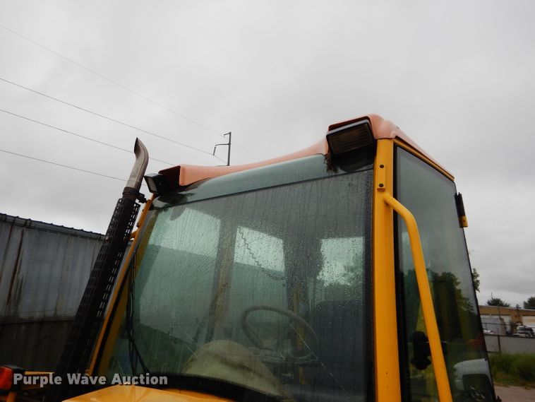 image for item DI8273 2000 Komatsu WB140-2  backhoe
