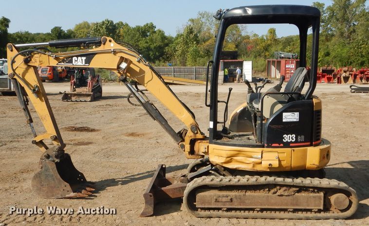 image for item DI8303 2005 Caterpillar 303 CR  mini excavator