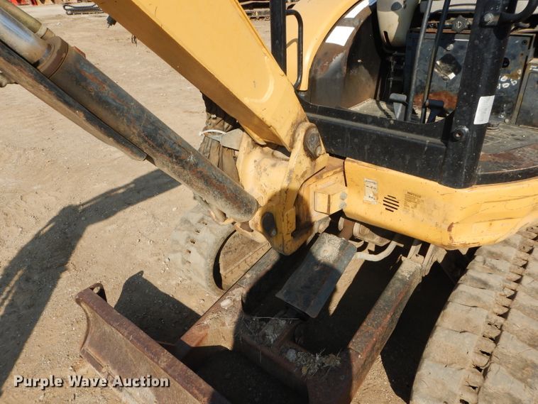 image for item DI8303 2005 Caterpillar 303 CR  mini excavator