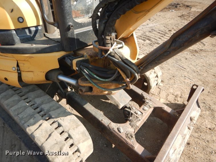 image for item DI8303 2005 Caterpillar 303 CR  mini excavator