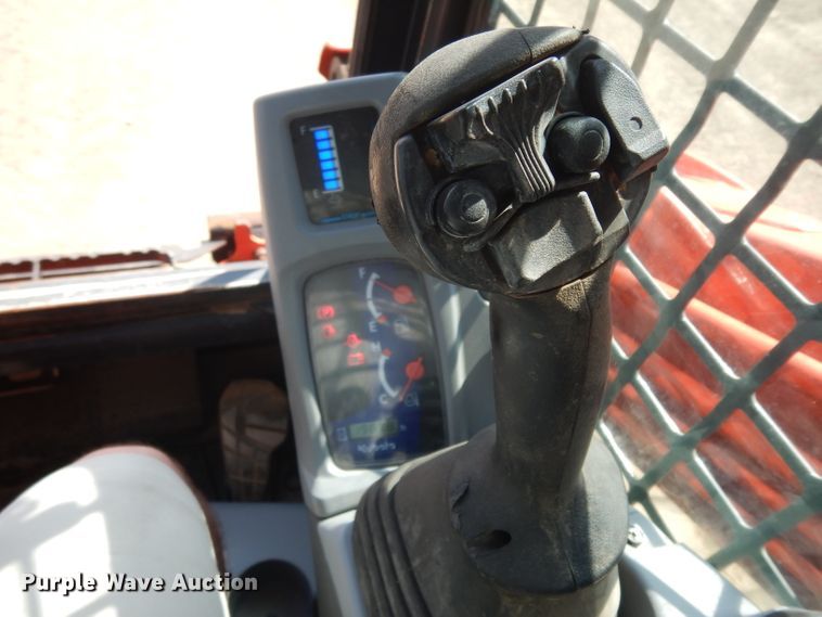 image for item DI8500 2017 Kubota SVL95-2S  tracked skid steer loader