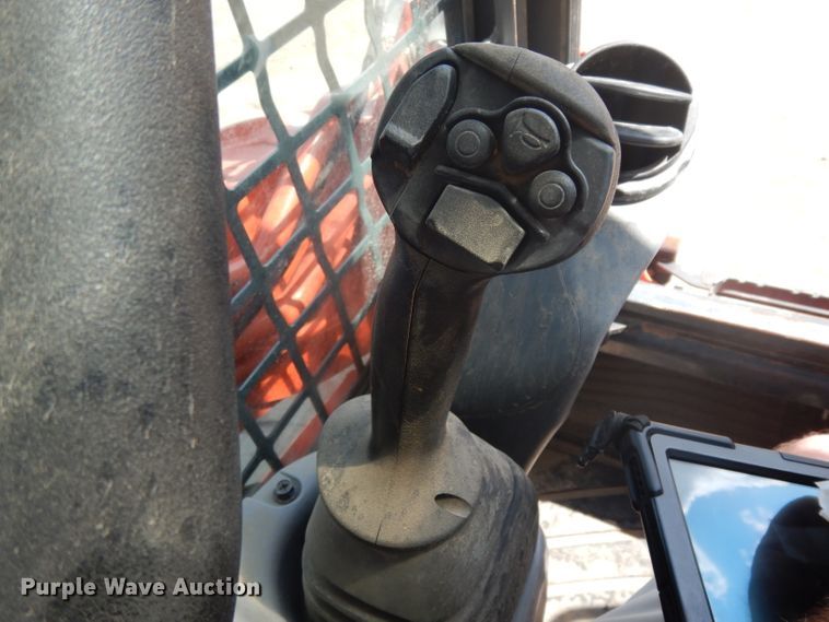 image for item DI8500 2017 Kubota SVL95-2S  tracked skid steer loader