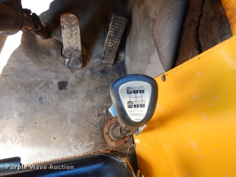 image for item DJ6541 2000 Badger 460 Hydro-Scopic  rubber tire excavator