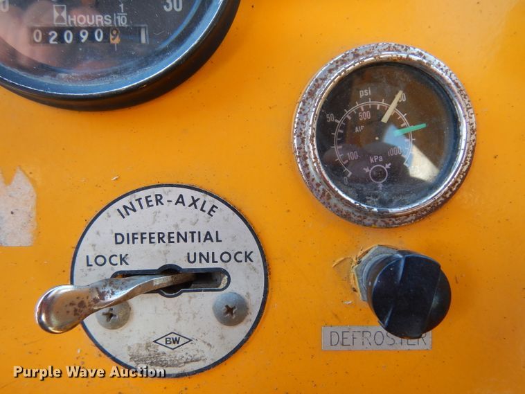 image for item DJ6541 2000 Badger 460 Hydro-Scopic  rubber tire excavator