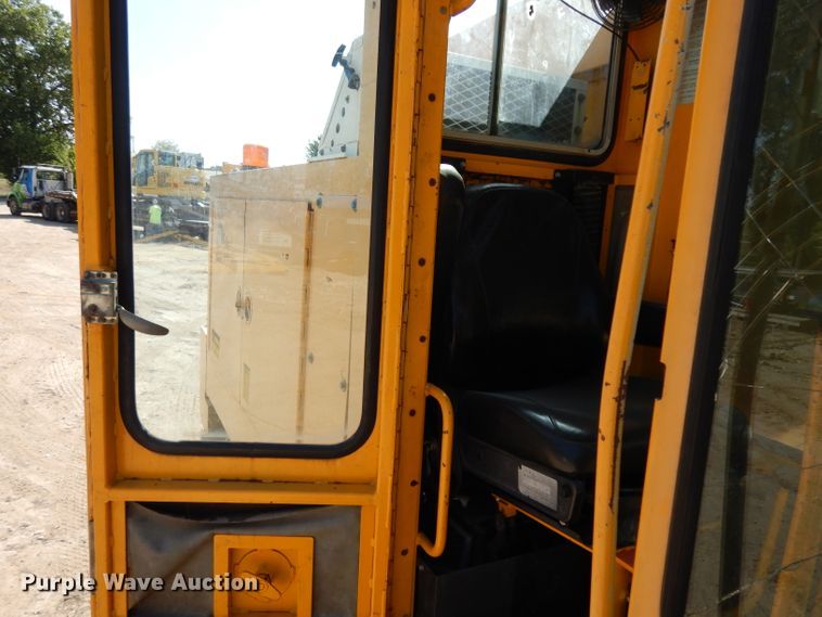 image for item DJ6541 2000 Badger 460 Hydro-Scopic  rubber tire excavator