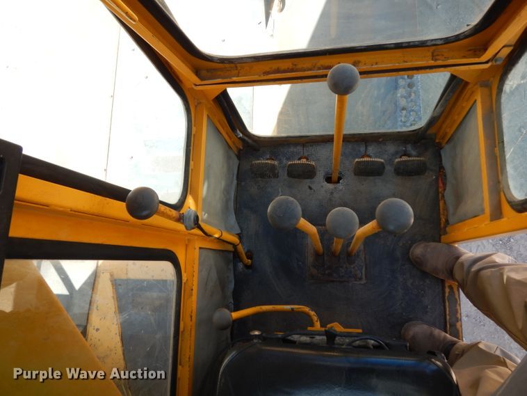 image for item DJ6541 2000 Badger 460 Hydro-Scopic  rubber tire excavator