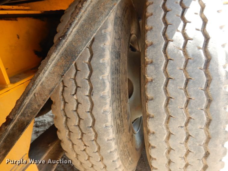 image for item DJ6541 2000 Badger 460 Hydro-Scopic  rubber tire excavator