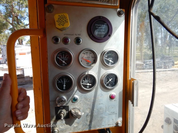 image for item DJ6541 2000 Badger 460 Hydro-Scopic  rubber tire excavator