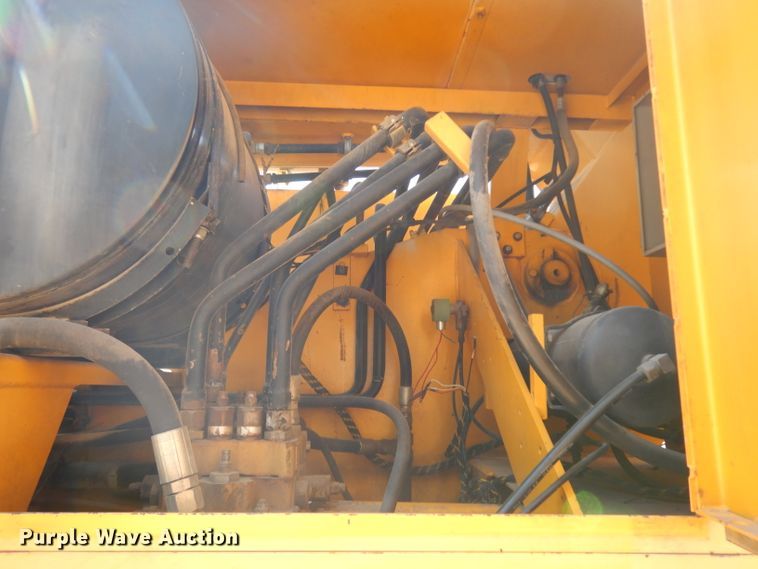 image for item DJ6541 2000 Badger 460 Hydro-Scopic  rubber tire excavator