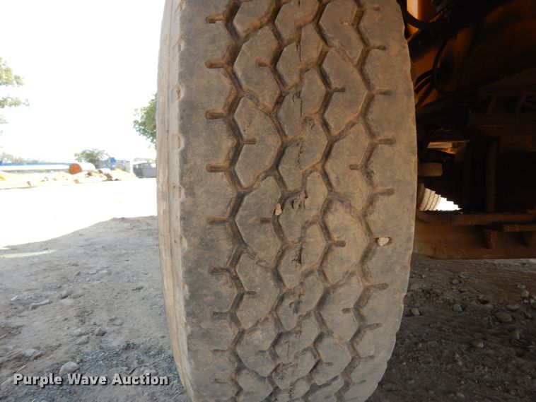 image for item DJ6541 2000 Badger 460 Hydro-Scopic  rubber tire excavator