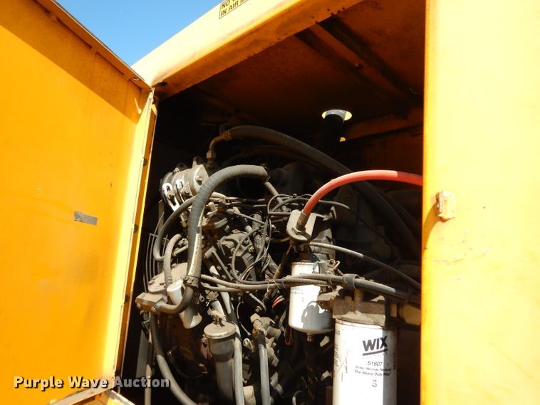 image for item DJ6541 2000 Badger 460 Hydro-Scopic  rubber tire excavator