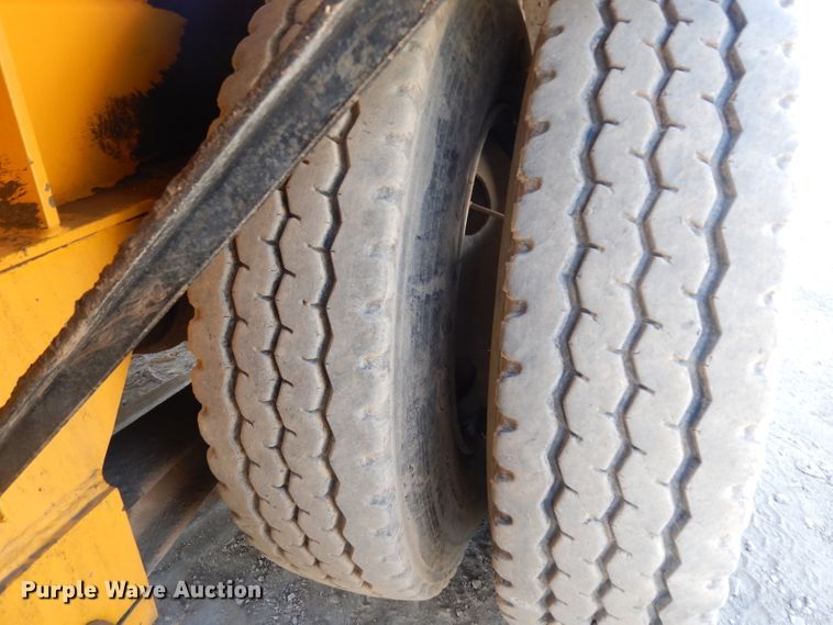 image for item DJ6541 2000 Badger 460 Hydro-Scopic  rubber tire excavator