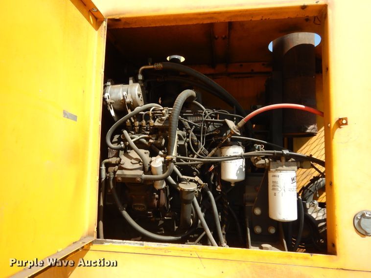 image for item DJ6541 2000 Badger 460 Hydro-Scopic  rubber tire excavator