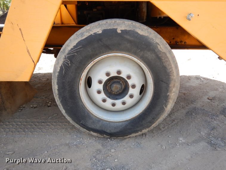 image for item DJ6541 2000 Badger 460 Hydro-Scopic  rubber tire excavator