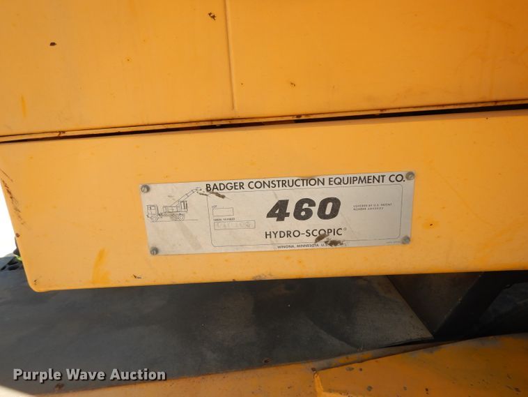 image for item DJ6541 2000 Badger 460 Hydro-Scopic  rubber tire excavator