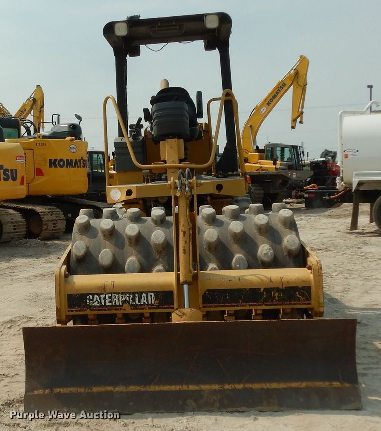 image for item DJ6543 2006 Caterpillar CP-433E  single drum roller