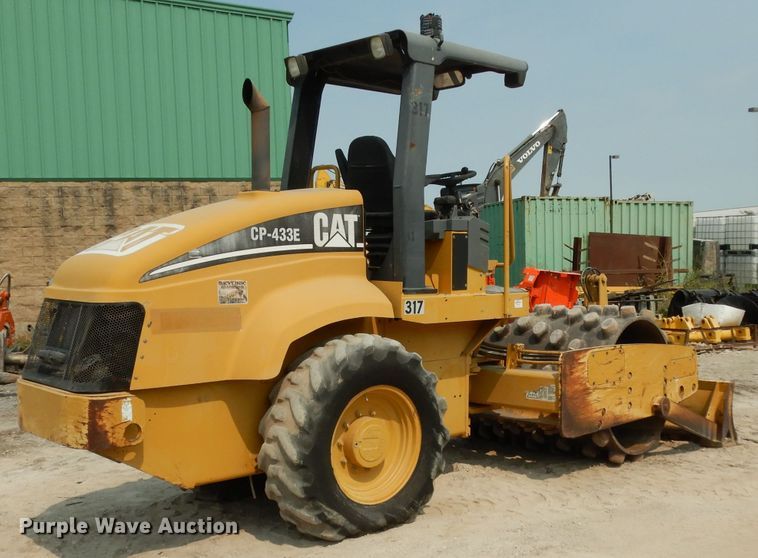 image for item DJ6543 2006 Caterpillar CP-433E  single drum roller