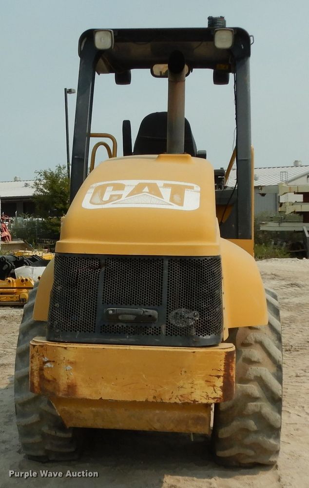 image for item DJ6543 2006 Caterpillar CP-433E  single drum roller