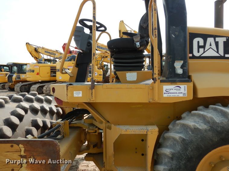 image for item DJ6543 2006 Caterpillar CP-433E  single drum roller