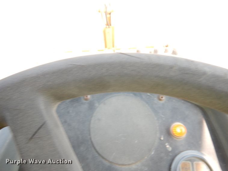 image for item DJ6543 2006 Caterpillar CP-433E  single drum roller