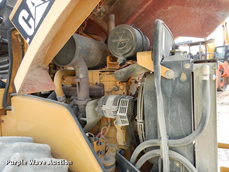 image for item DJ6543 2006 Caterpillar CP-433E  single drum roller