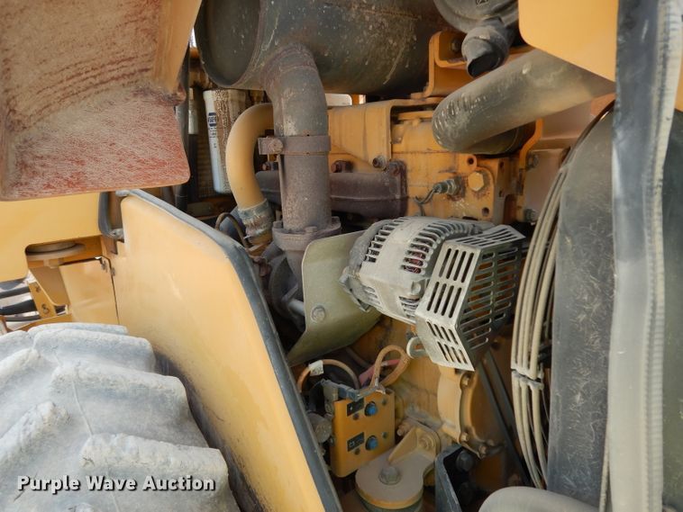 image for item DJ6543 2006 Caterpillar CP-433E  single drum roller