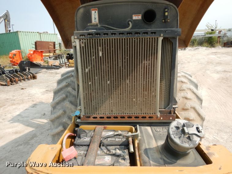 image for item DJ6543 2006 Caterpillar CP-433E  single drum roller