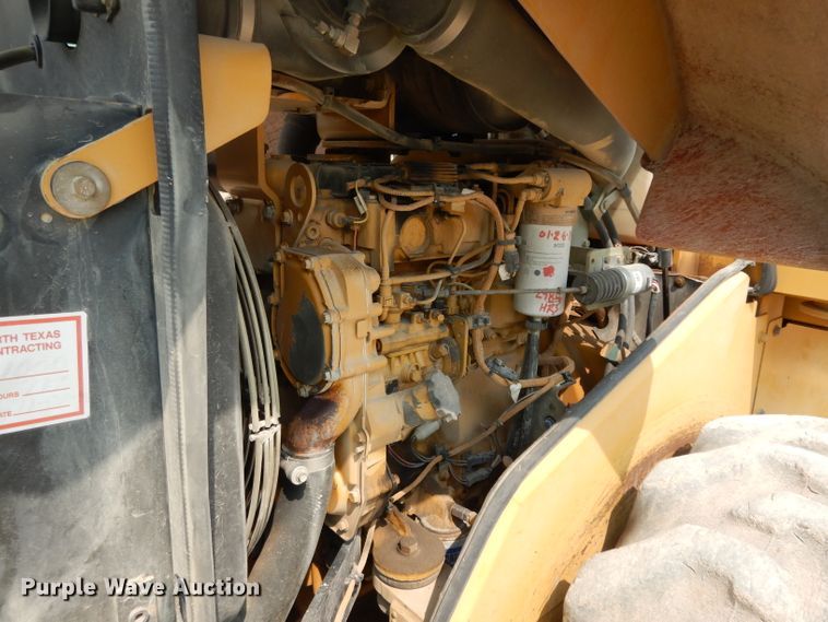 image for item DJ6543 2006 Caterpillar CP-433E  single drum roller