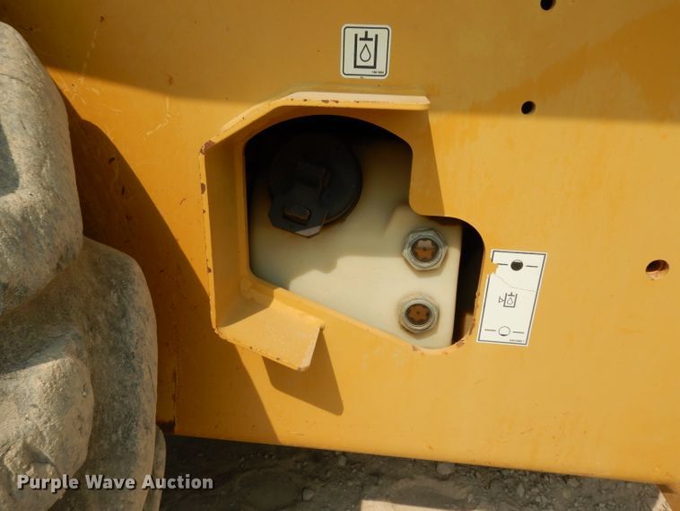 image for item DJ6543 2006 Caterpillar CP-433E  single drum roller