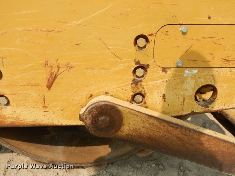 image for item DJ6543 2006 Caterpillar CP-433E  single drum roller