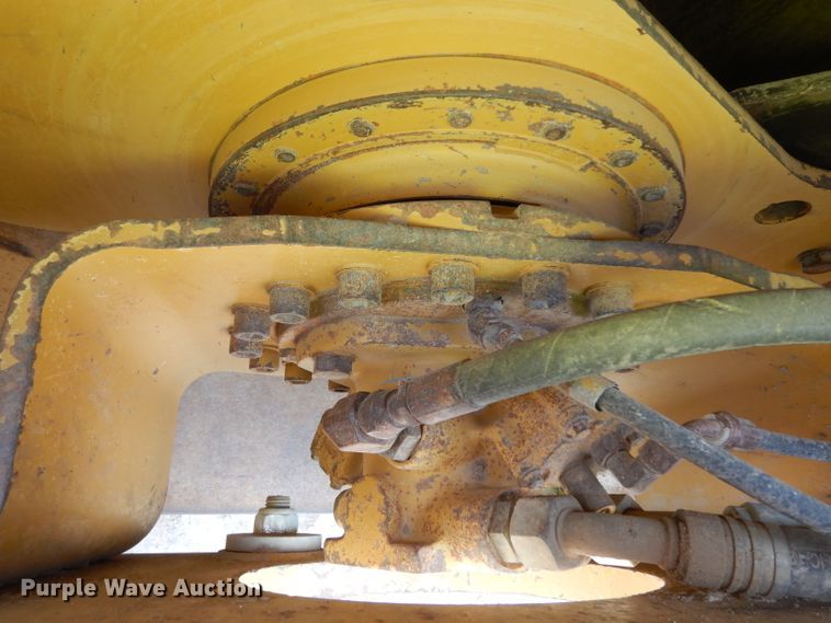 image for item DJ6543 2006 Caterpillar CP-433E  single drum roller