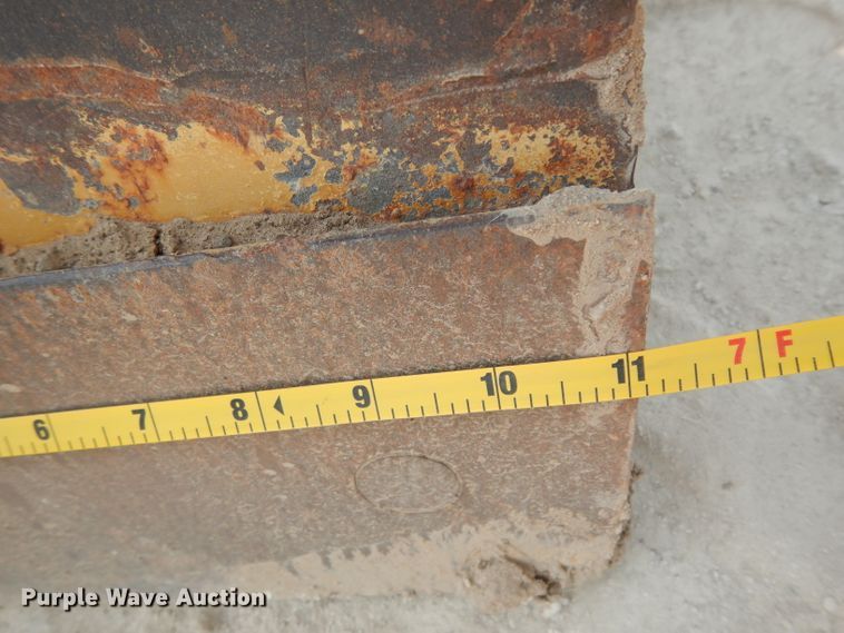 image for item DJ6543 2006 Caterpillar CP-433E  single drum roller