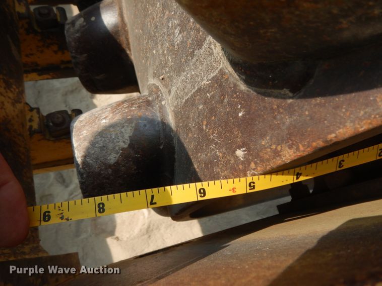 image for item DJ6543 2006 Caterpillar CP-433E  single drum roller