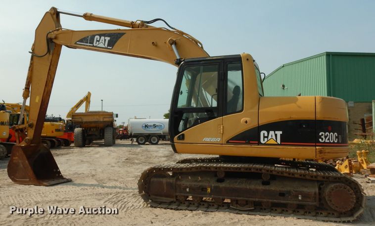 image for item DJ6544 2005 Caterpillar 320C excavator