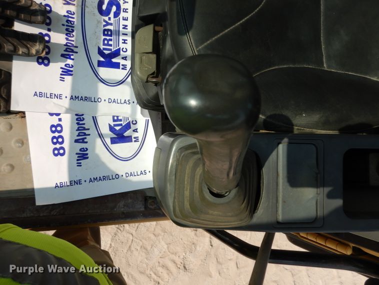 image for item DJ6544 2005 Caterpillar 320C excavator