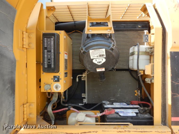 image for item DJ6544 2005 Caterpillar 320C excavator