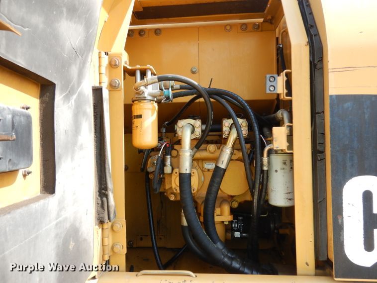 image for item DJ6544 2005 Caterpillar 320C excavator