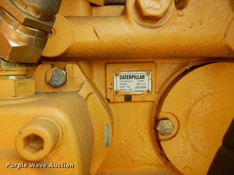 image for item DJ6544 2005 Caterpillar 320C excavator