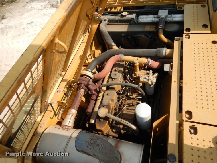 image for item DJ6544 2005 Caterpillar 320C excavator