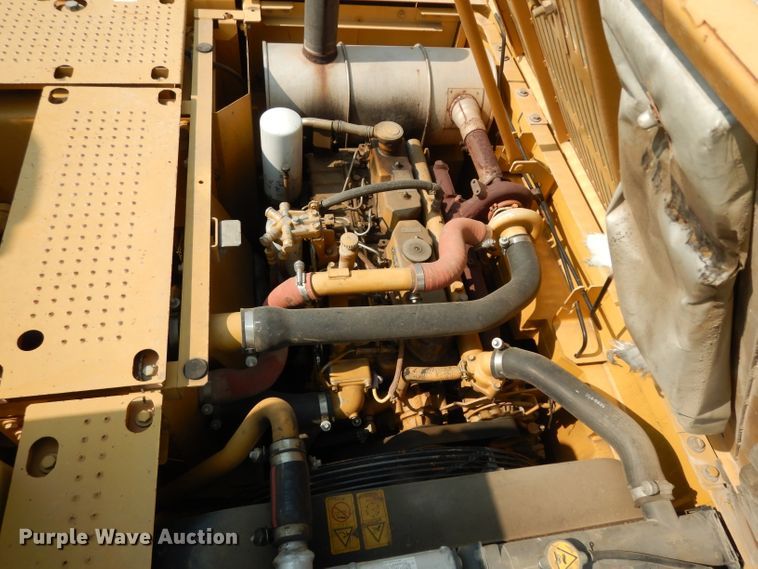 image for item DJ6544 2005 Caterpillar 320C excavator