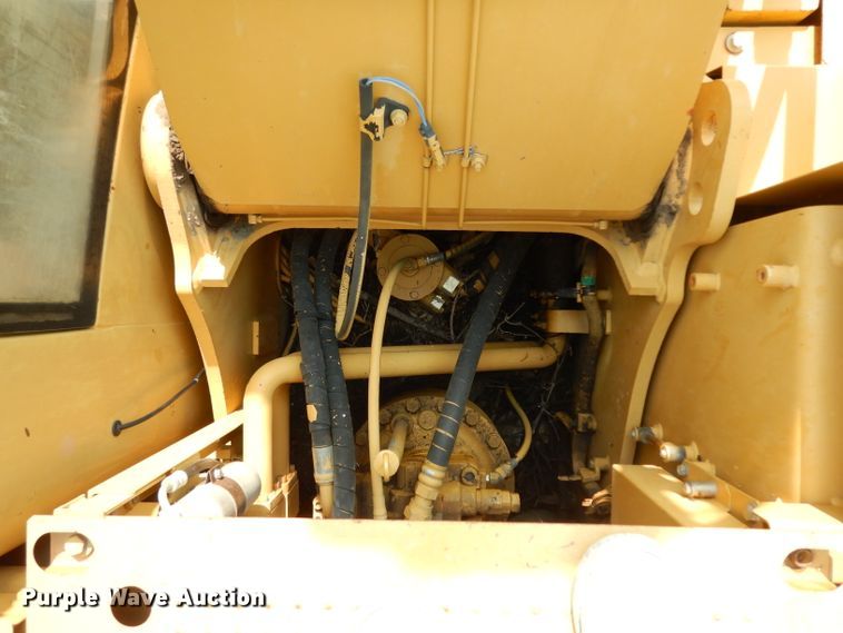 image for item DJ6544 2005 Caterpillar 320C excavator