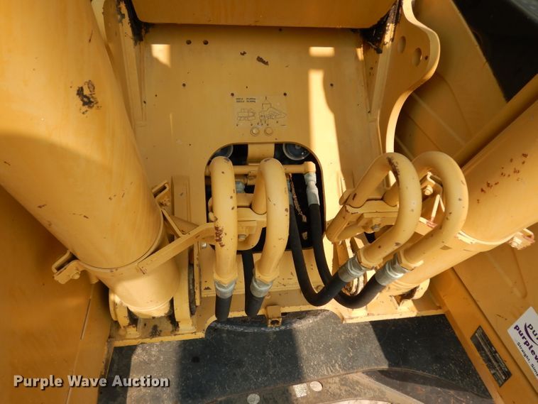 image for item DJ6544 2005 Caterpillar 320C excavator