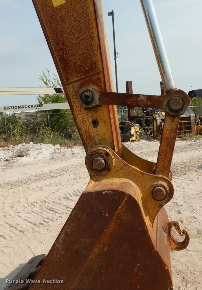 image for item DJ6544 2005 Caterpillar 320C excavator