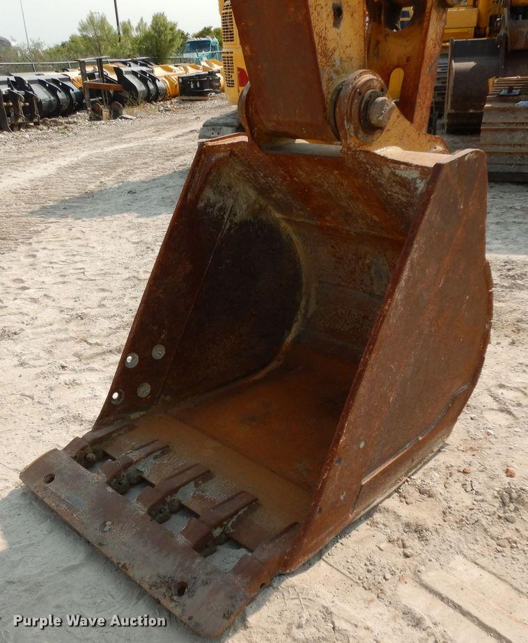 image for item DJ6544 2005 Caterpillar 320C excavator